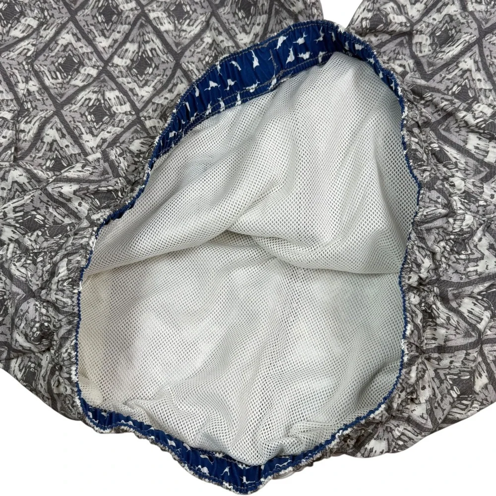 Tommy Bahama Men's Swim Trunks Size L Geometric Print Elastic‎ Waist Blue Logo